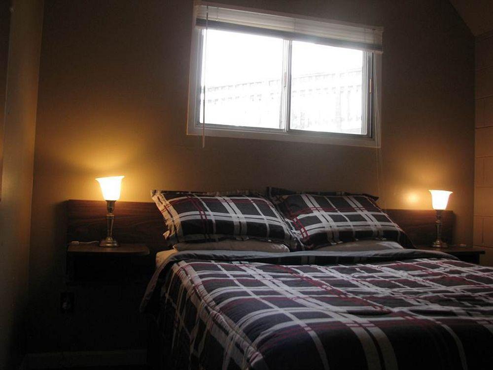 Plaza Motel Pentiction Zewnętrze zdjęcie