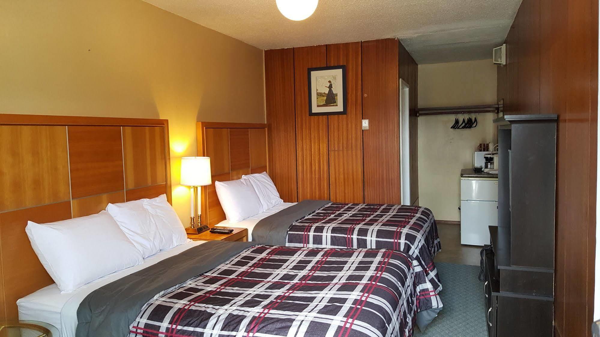 Plaza Motel Pentiction Zewnętrze zdjęcie