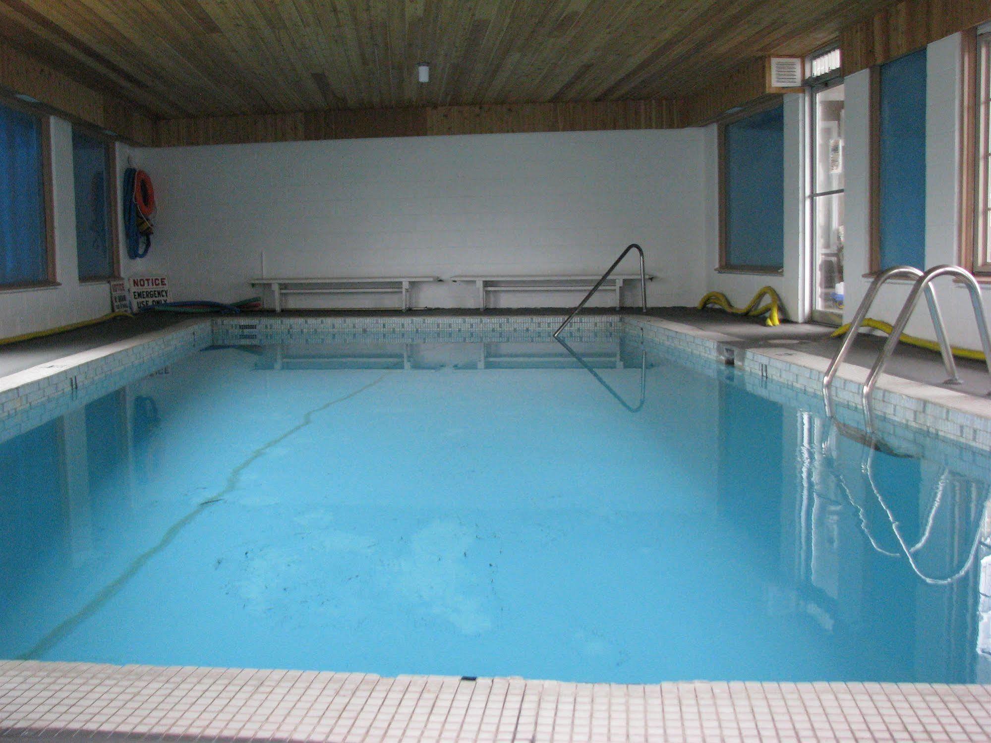 Plaza Motel Pentiction Zewnętrze zdjęcie